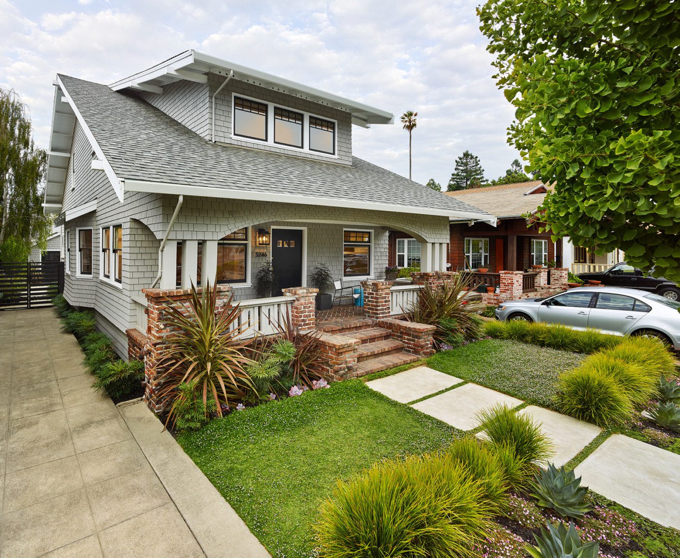 Modern Craftsman Renovation Front Yard in Alameda